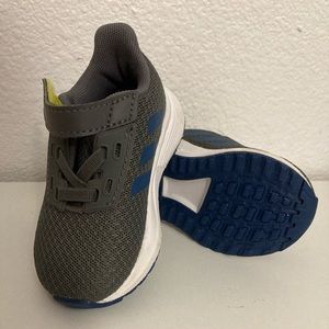 Size 4C toddler shoes.